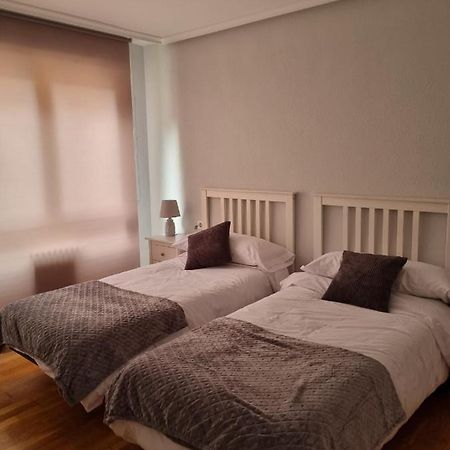 Apartament Vivienda Silvia Renfe León Zewnętrze zdjęcie