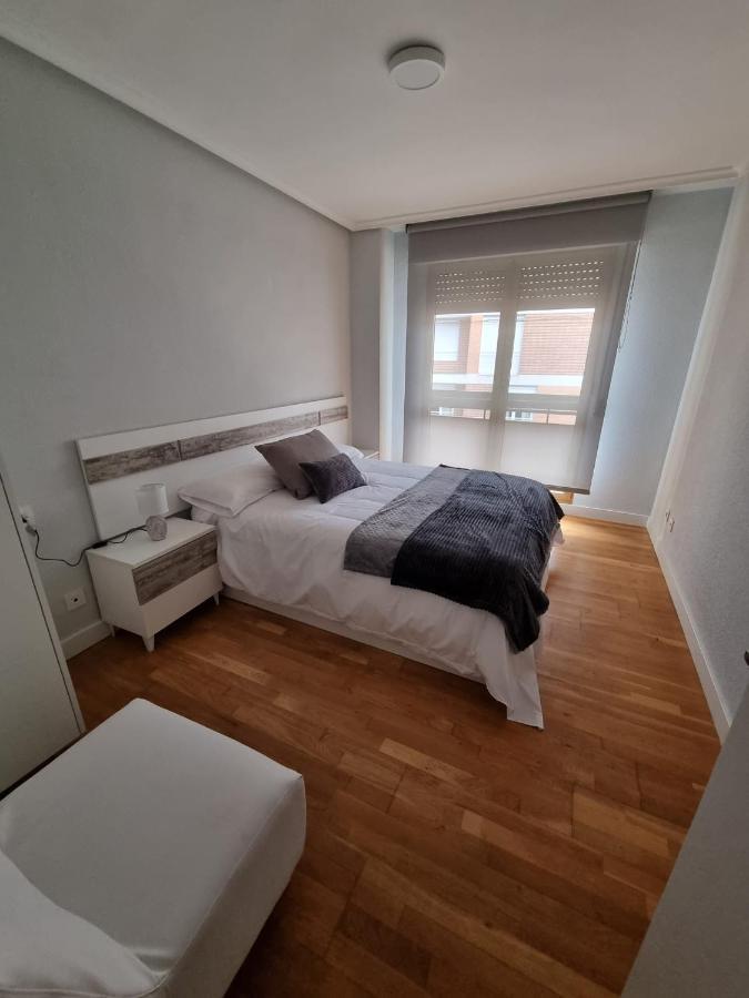 Apartament Vivienda Silvia Renfe León Zewnętrze zdjęcie